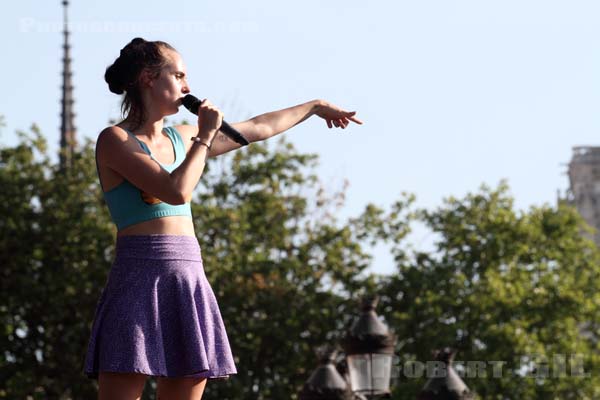 MØ - 2014-07-17 - PARIS - Parvis de l'Hotel de Ville - 